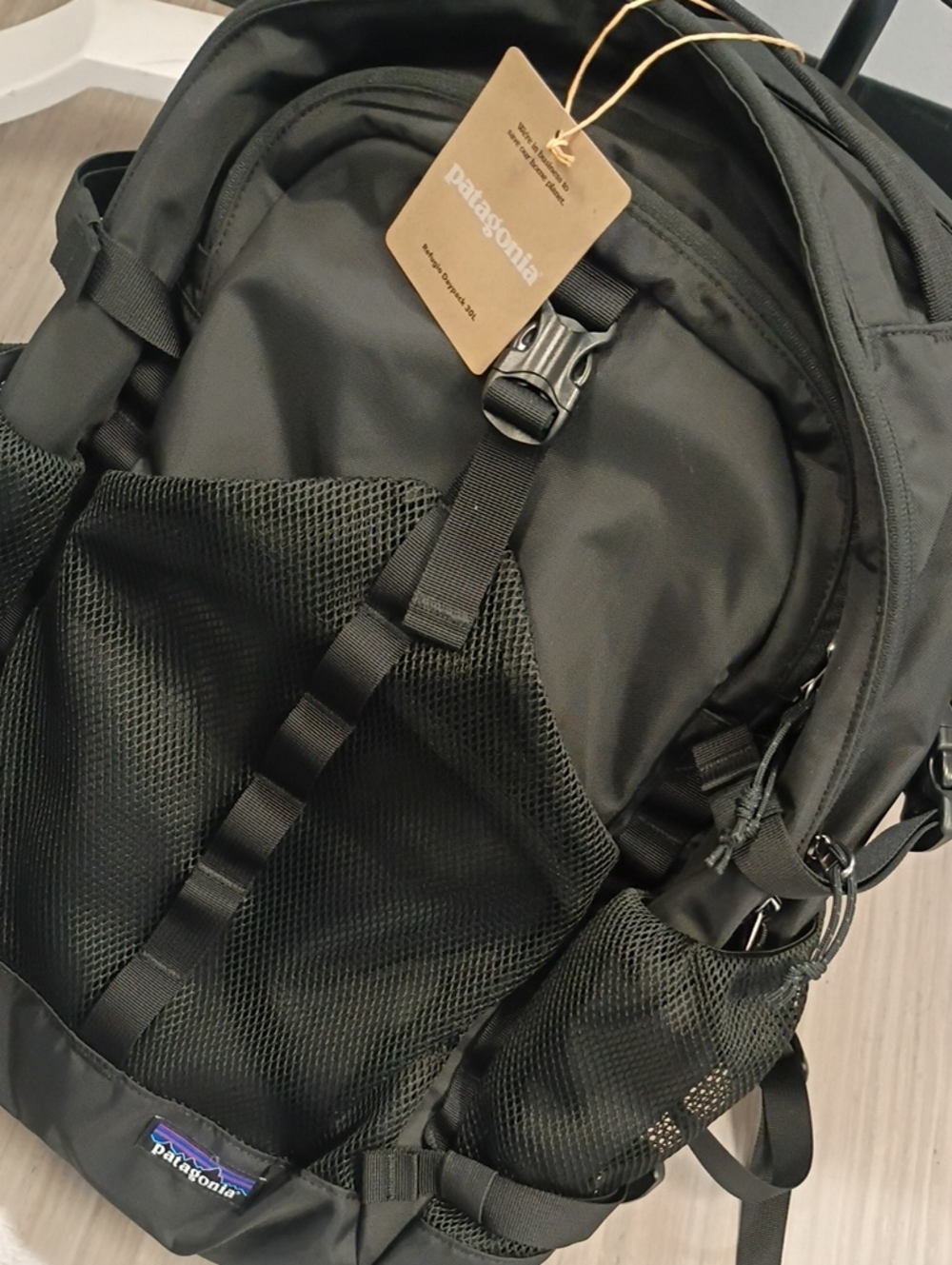 Patagonia Black Men's Mesh-Front Backpack